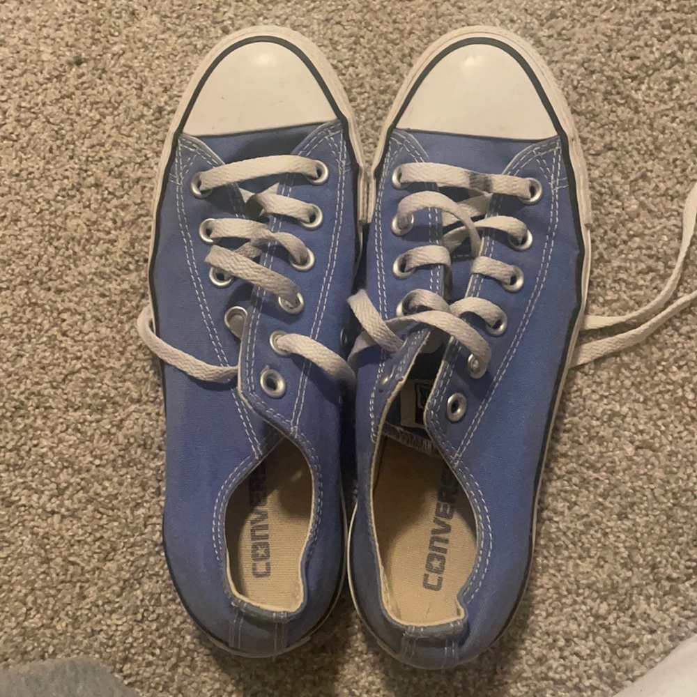 used blue low top converse